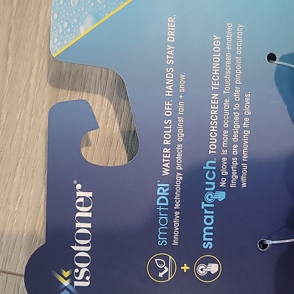 NWT- Isotoner Gloves with touch screen technology - Picture 3 of 4